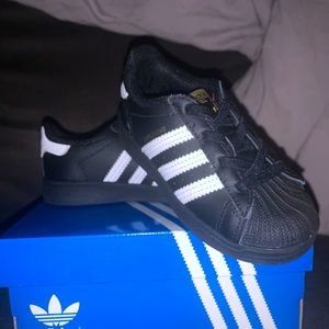 Adidas superstar